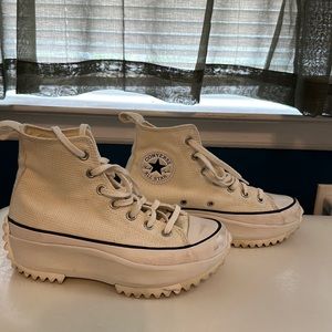 cream converse hikes